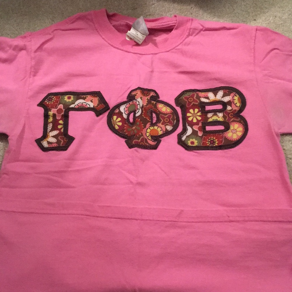 Gamma Phi Beta Sewn patch letter T-shirt sz Small